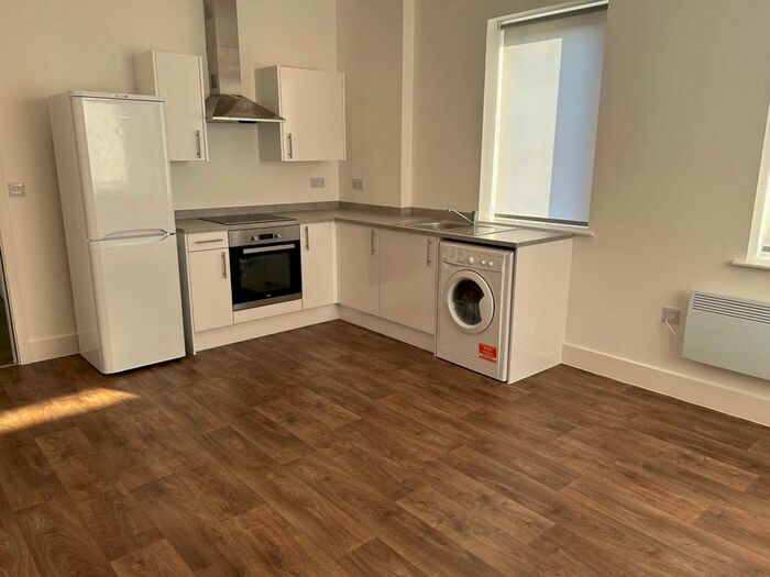 1 Bedroom Flat To Rent In Crown House, Banbury, OX16