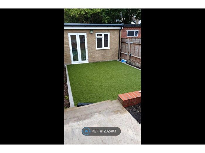 Studio To Rent In Denmark Road, London, SE25