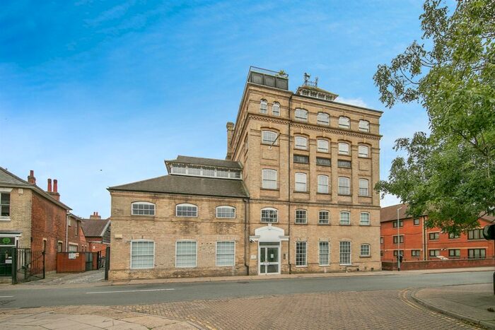 2 Bedroom Flat For Sale In Foundation Street, Ipswich, IP4