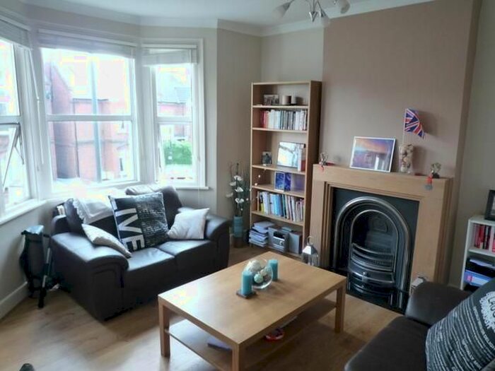 1 Bedroom Flat To Rent In Kingston Road, Wimbledon Chase, SW20