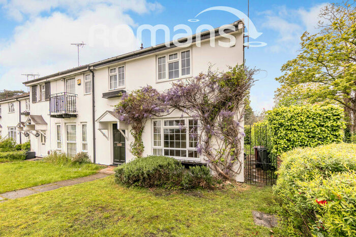 3 Bedroom End Of Terrace House To Rent In Sutton Walk, Reading, RG1