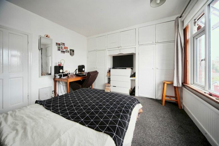 3 Bedroom Terraced House For Sale In Richmond Hill, Luton, LU2