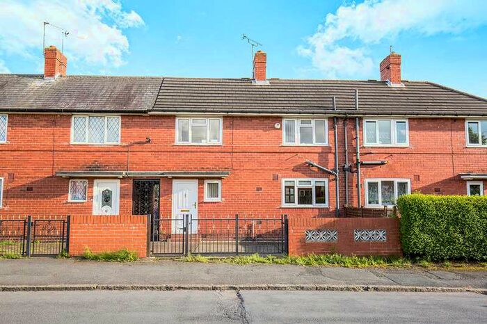 2 Bedroom House To Rent In Moresdale Lane, Leeds, LS14