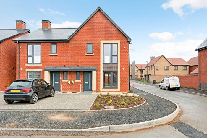 3 Bedroom Semi-Detached House To Rent In Lamb Close, Stratford-upon-Avon, CV37