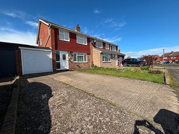 3 Bedroom Semi Detached House For Sale In Ingram Avenue, Aylesbury, Bucks, HP21