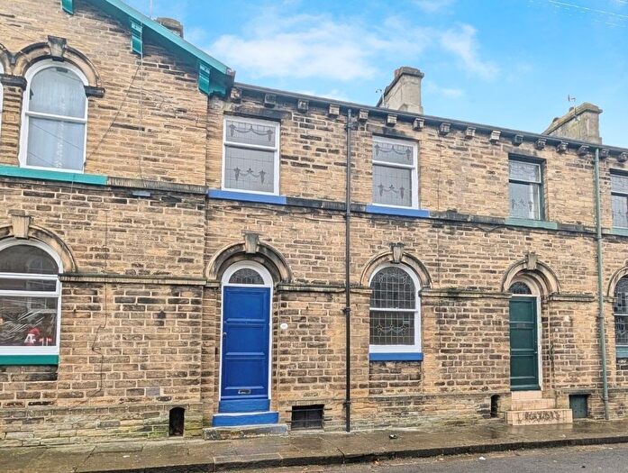 3 Bedroom Terraced House For Sale In Constance Street, Shipley, BD18
