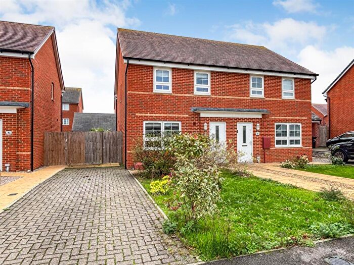 3 Bedroom Semi Detached House For Sale In Hoyal Road, Hamworthy, BH15