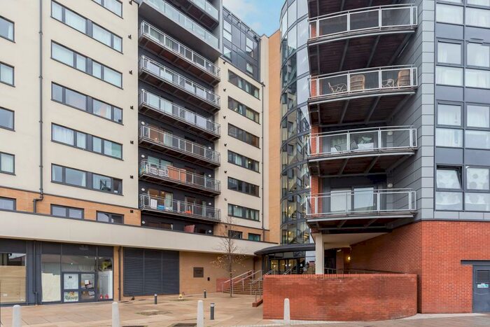 1 Bedroom Flat To Rent In Gabrielle House, IG2