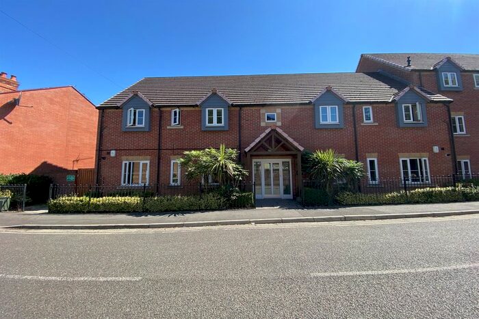 2 Bedroom Flat To Rent In Nether Street, Beeston, NG9