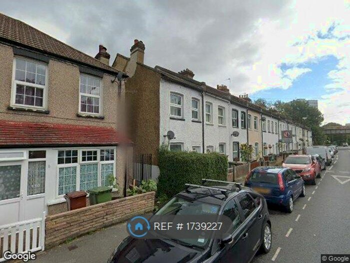 4 Bedroom End Of Terrace House To Rent In Collingwood Road, Sutton, SM1