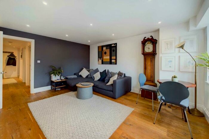 2 Bedroom Apartment For Sale In ** Stunning Apartment - Historic Old Town ** High Street, Old Town, HP1