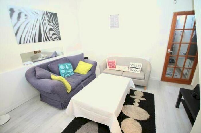 4 Bedroom Property To Rent In Myrtle Street, Middlesbrough, TS1