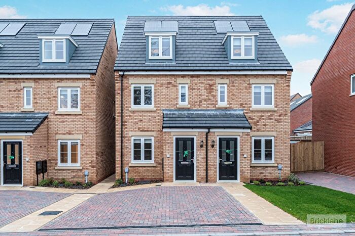 3 Bedroom Property To Rent In Fillenham Way, Chatteris, PE16