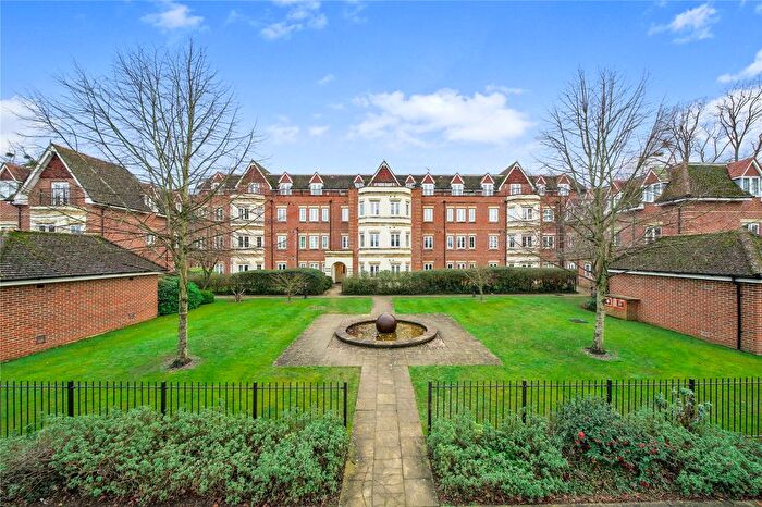 2 Bedroom Flat For Sale In Guildford, Surrey, GU1