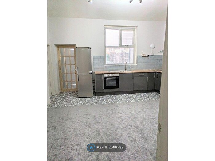 1 Bedroom Flat To Rent In Rupert Street, Radcliffe, Manchester, M26