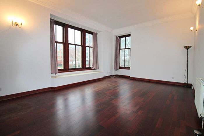 2 Bedroom Flat To Rent In Burgh Hall Street, Glasgow, G11