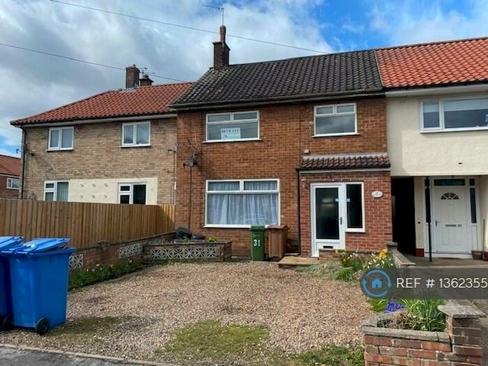 3 Bedroom Terraced House To Rent In Manor Way, Anlaby, Hull, HU10