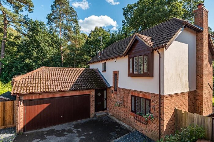 4 Bedroom Detached House To Rent In Sandford Down, Bracknell, RG12