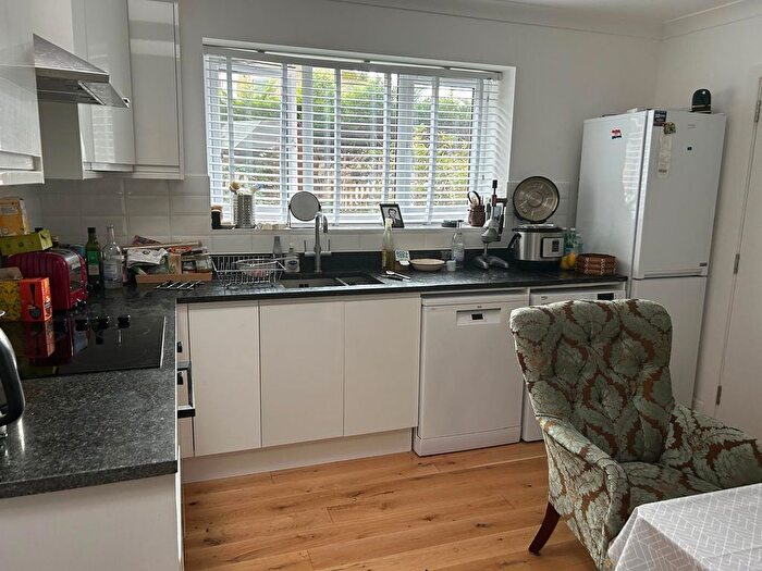 3 Bedroom Terraced House To Rent In Barber Close, Winchmore Hill, N21