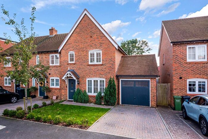 3 Bedroom End Of Terrace House For Sale In Hayton Crescent, Tadworth, KT20