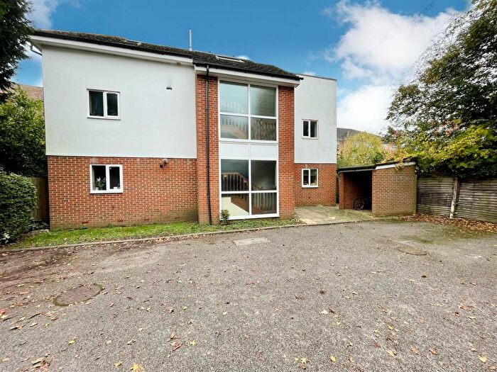1 Bedroom Flat To Rent In Fenwick Court, Hill Lane, Southampton, SO15