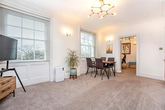 2 Bedroom Apartment To Rent In Pittville Lawn, Cheltenham, Gloucestershire, GL52