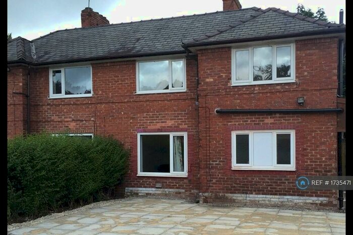 3 Bedroom Semi-Detached House To Rent In Manchester, Wythenshaw, M22