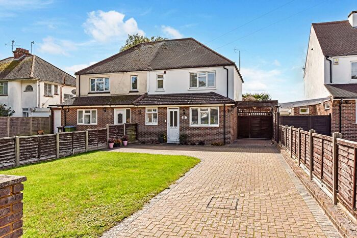 3 Bedroom Semi-detached House For Sale In Outerwyke Road, Felpham, PO22