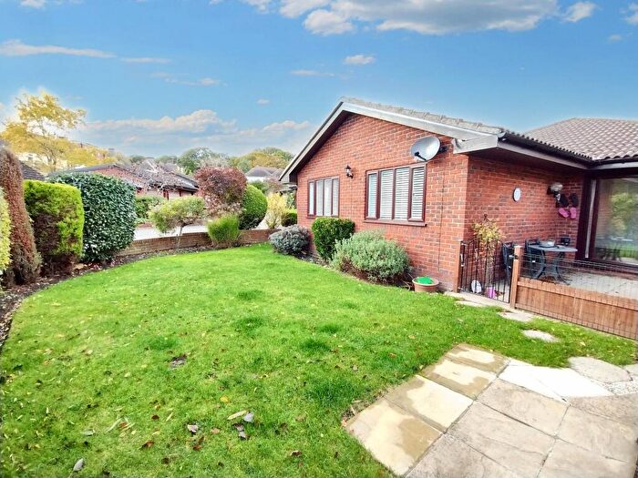 2 Bedroom Retirement Property For Sale In Oakmead Green, Epsom, KT18