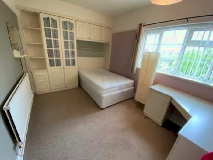 2 Bedroom Flat To Rent In Compton Road, Wolverhampton, WV3