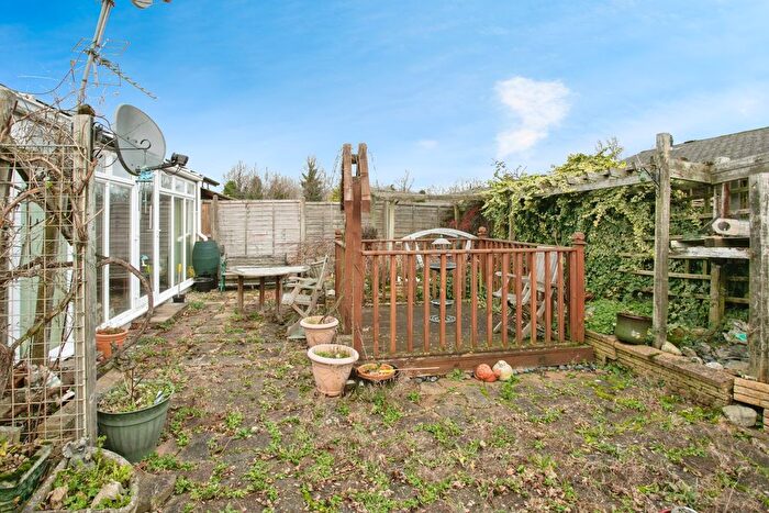 2 Bedroom Bungalow For Sale In Dodkin, Beanhill, Milton Keynes, Buckinghamshire, MK6