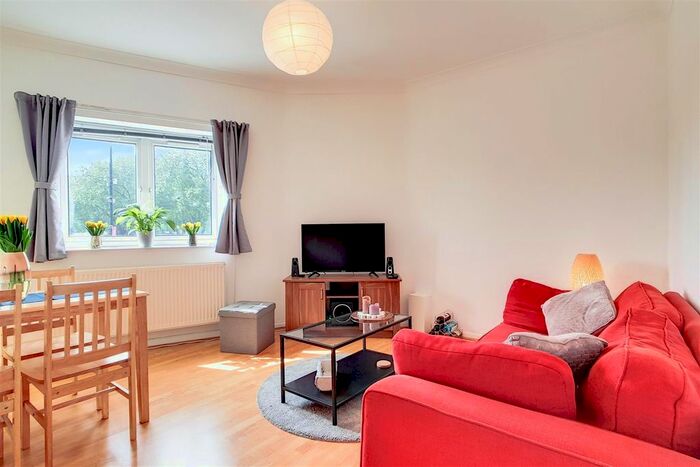 2 Bedroom Flat To Rent In Westbury Arcade, Westbury Avenue, London, N22