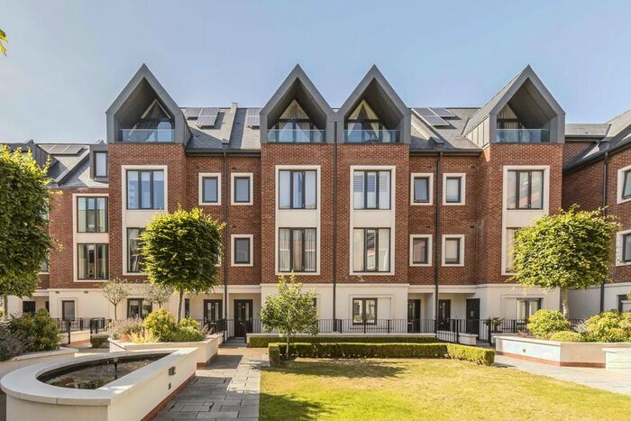 5 Bedroom Terraced House To Rent In Noel Square, Teddington, TW11