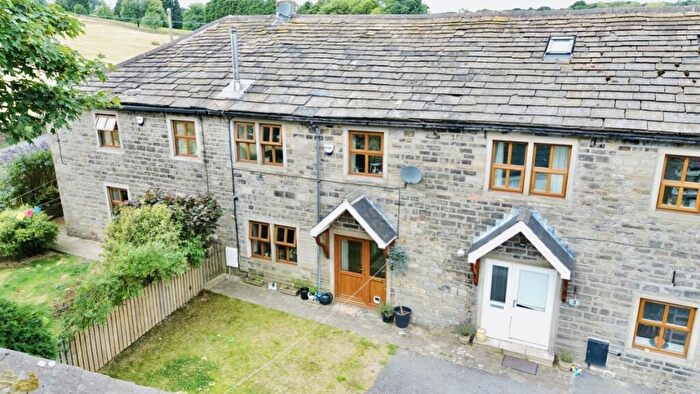 3 Bedroom Terraced House For Sale In Hollin Hall Farm, Denholme, BD13