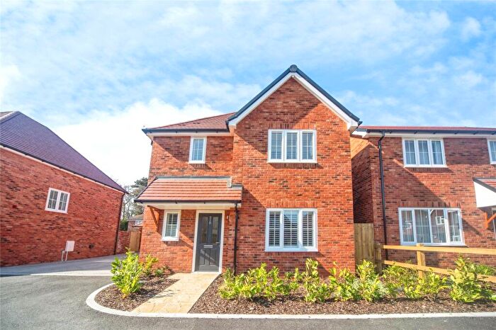3 Bedroom Detached House For Sale In The Glades, Locks Heath, Southampton, Hampshire, SO31