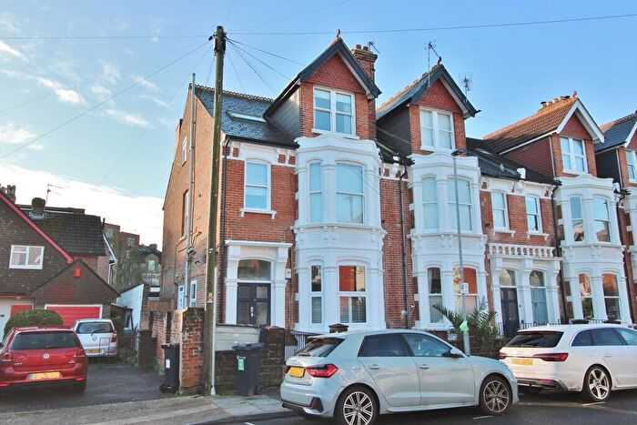 2 Bedroom Apartment For Sale In Whitwell Road, Southsea, PO4