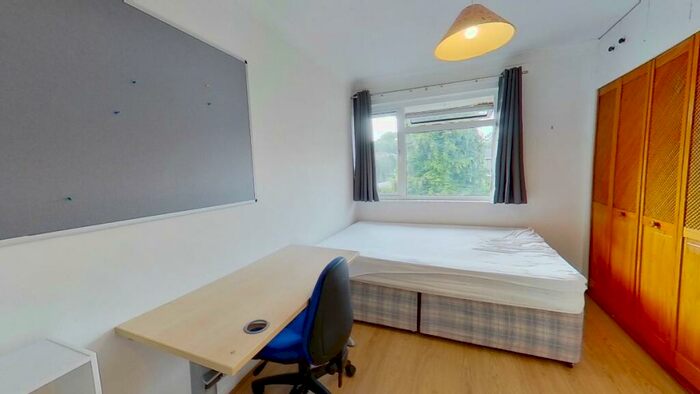 4 Bedroom Terraced House To Rent In Guildford Park Avenue Guildford, GU2