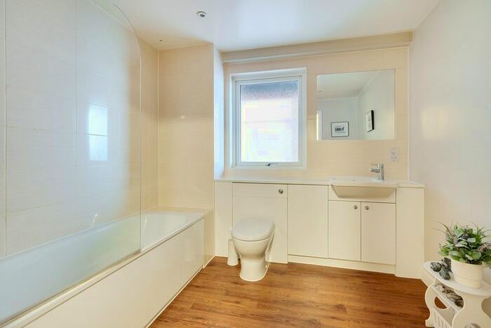 1 Bedroom Flat For Sale In Movia Apartments, Uxbridge, Greater London, UB8