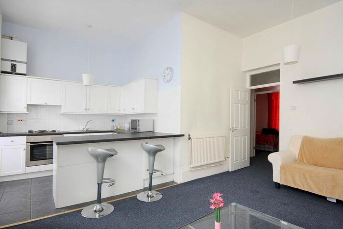 1 Bedroom Flat To Rent In Gloucester Terrace, Bayswater, London, W2