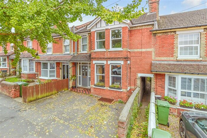 3 Bedroom Terraced House For Sale In St. Philip's Avenue, Maidstone, Kent, ME15