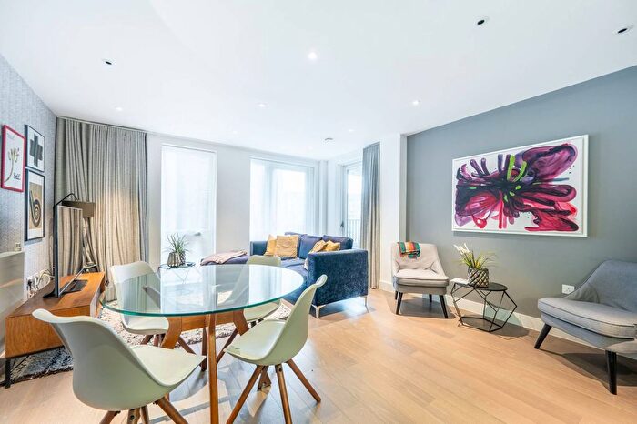 2 Bedroom Flat For Sale In Bruckner Street, Queen's Park, London, W10