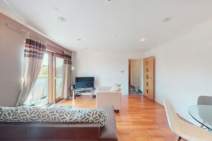 2 Bedroom Flat To Rent In Cable Street, London, E1