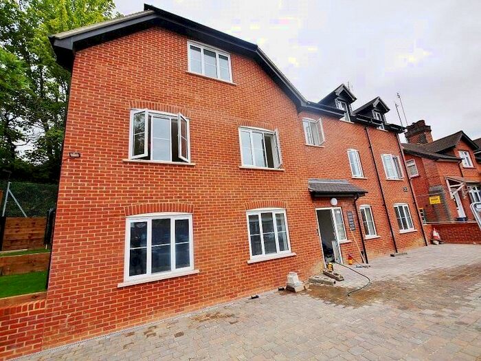 1 Bedroom Flat To Rent In Rayleigh Road, Hutton, Brentwood, CM13