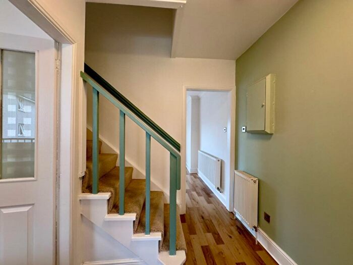 3 Bedroom Flat To Rent In West Buchanan Place, Paisley, PA1