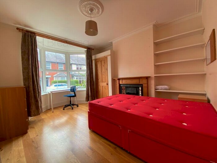 4 Bedroom House To Rent In St. Martins Road, Canterbury, CT1