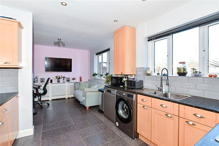3 Bedroom Semi-detached House For Sale In Hereford Road, Shepway, Maidstone, Kent, ME15