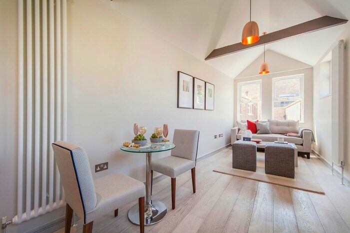 1 Bedroom Flat To Rent In Wickham House, King Street, Richmond, TW9