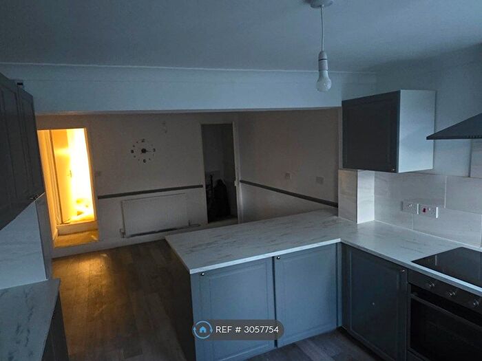 3 Bedroom Terraced House To Rent In Thorold Road, Chatham, ME5
