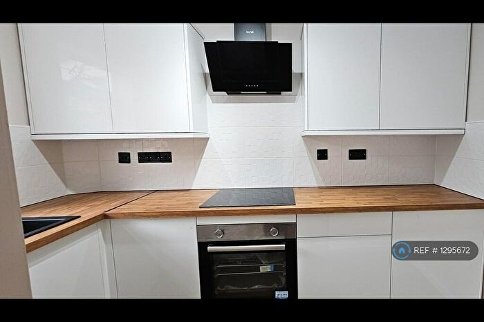 2 Bedroom Semi-Detached House To Rent In Dovedale Avenue, Sutton-In-Ashfield, NG17