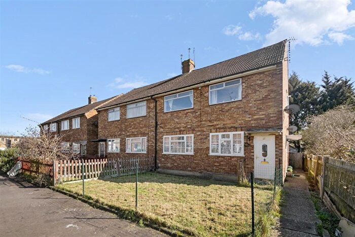 2 Bedroom Maisonette For Sale In Bury Avenue, Hayes, UB4